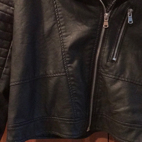 SOLD - Picture 4 of 8